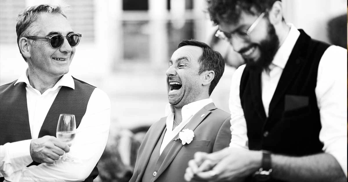 Le magicien Mosellan "Sebastien Pieta" fait rire un invité grâce à une expérience de mentalisme